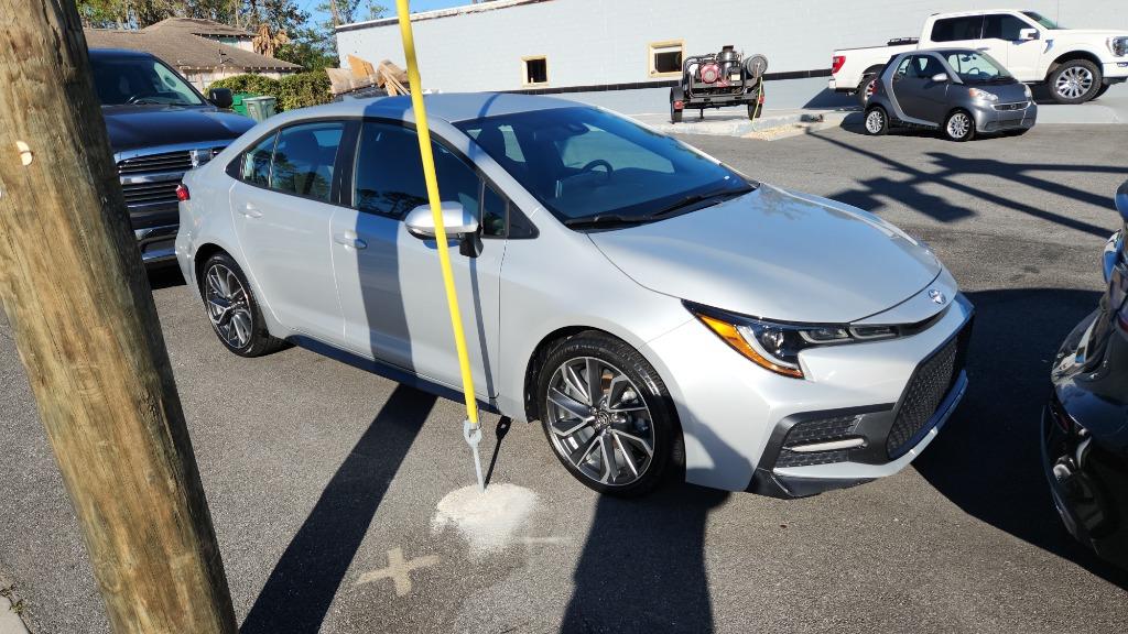 2021 Toyota Corolla SE photo 2