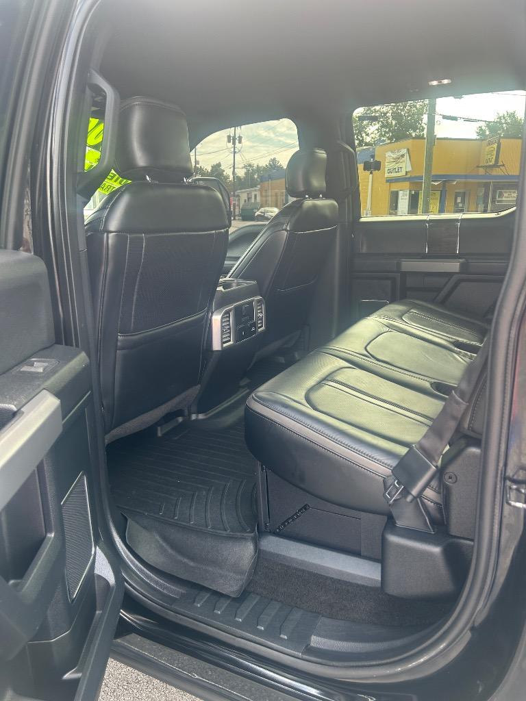 2017 Ford F-450 Platinum photo 4
