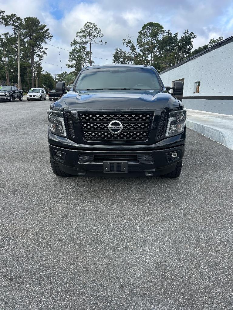 2018 Nissan Titan XD SL's photo