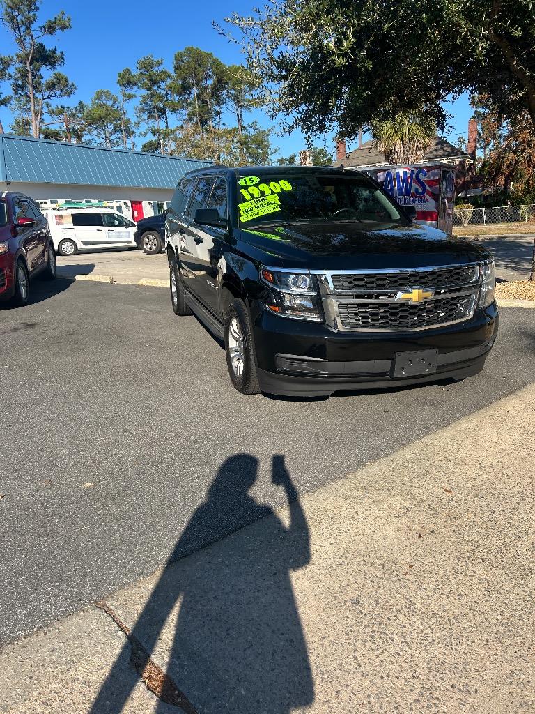 2015 Chevrolet Suburban LS's photo